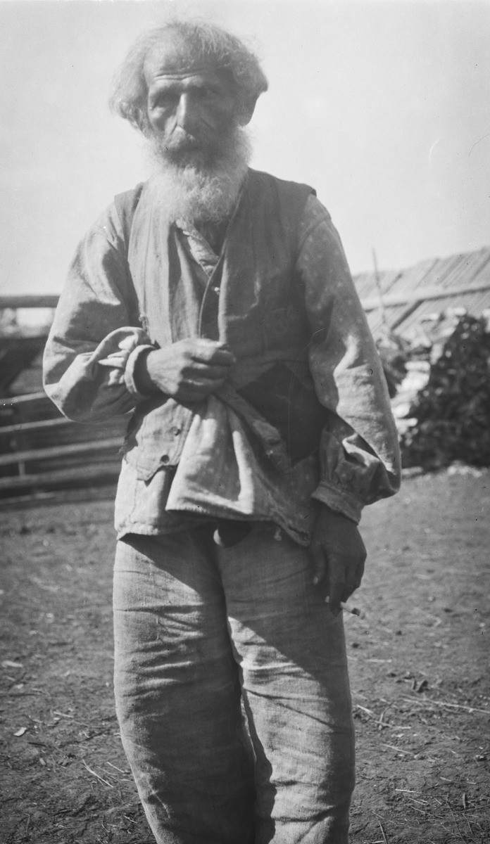 Siperiaan karkotettu kreikkalainen vuonna 1914 Abalakovan kylässä Siperiassa. Valokuvaaja Kai Donner.